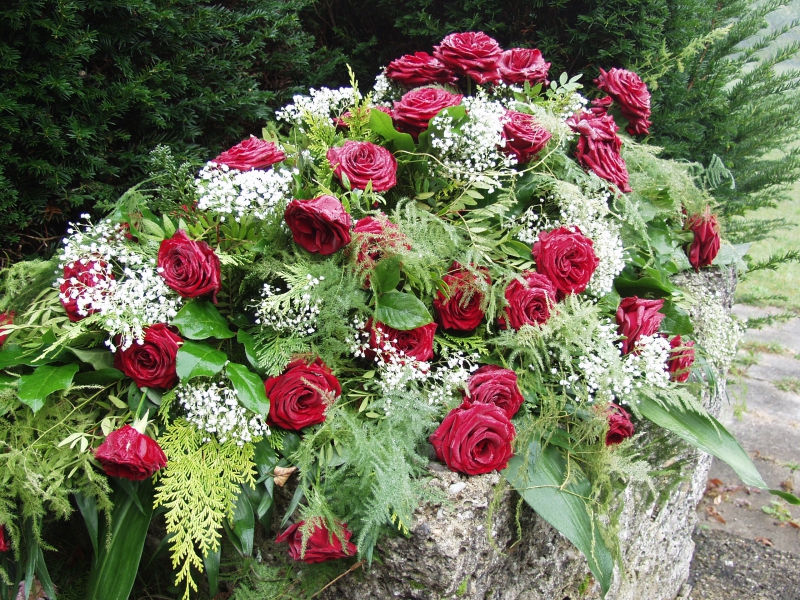 funeraire-STE ANASTASIE SUR ISSOLE-min_roses-61203